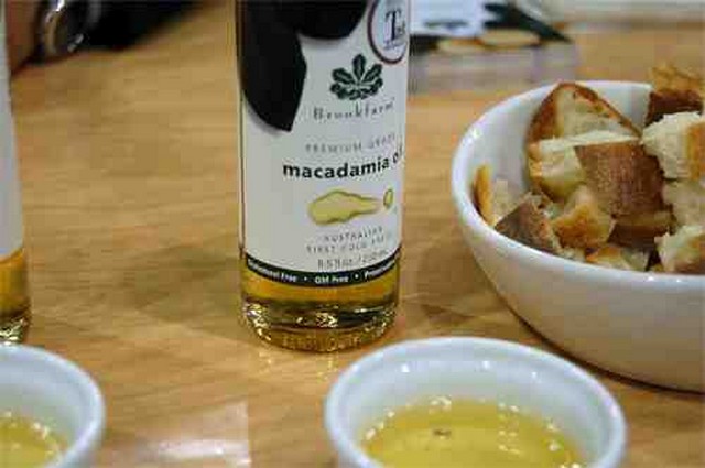 macadamia nut oil for hair growth 