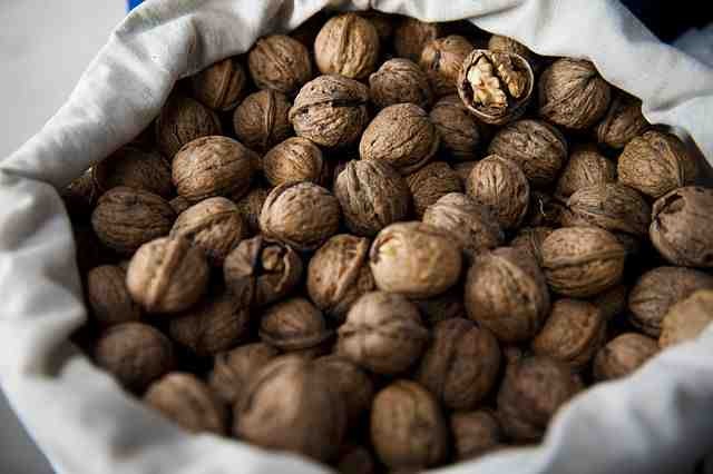 walnut oil uses