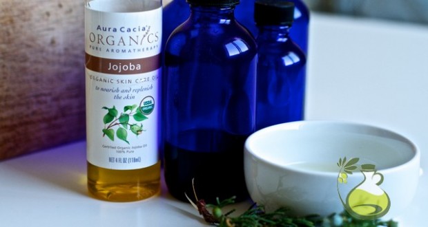 What is Jojoba Oil? Everything about This Luxurious Plant Extract ...